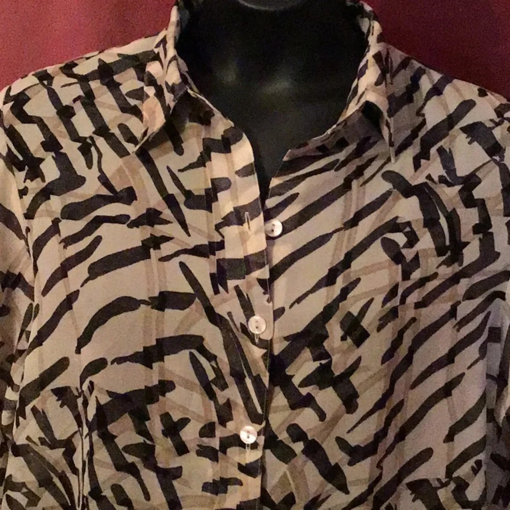 CASSEE’S ABSTRACT BLOUSE SIZE 3X - Picture 2 of 3